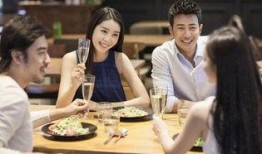 娱乐吃瓜酱和朋友去旅行